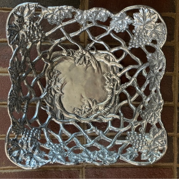 Arthur Court Silver Metal Lattice Grape Leaf Serving Decorative Bowl - Picture 9 of 13